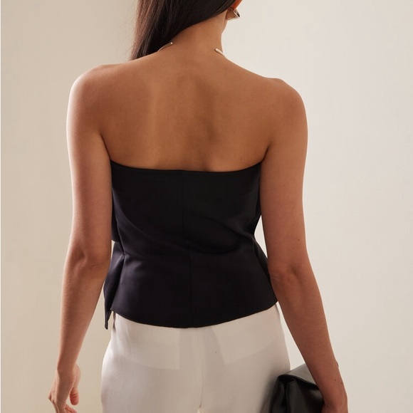 House of Dagmar Black Sculpted Blouse NWT - Picture 2 of 4